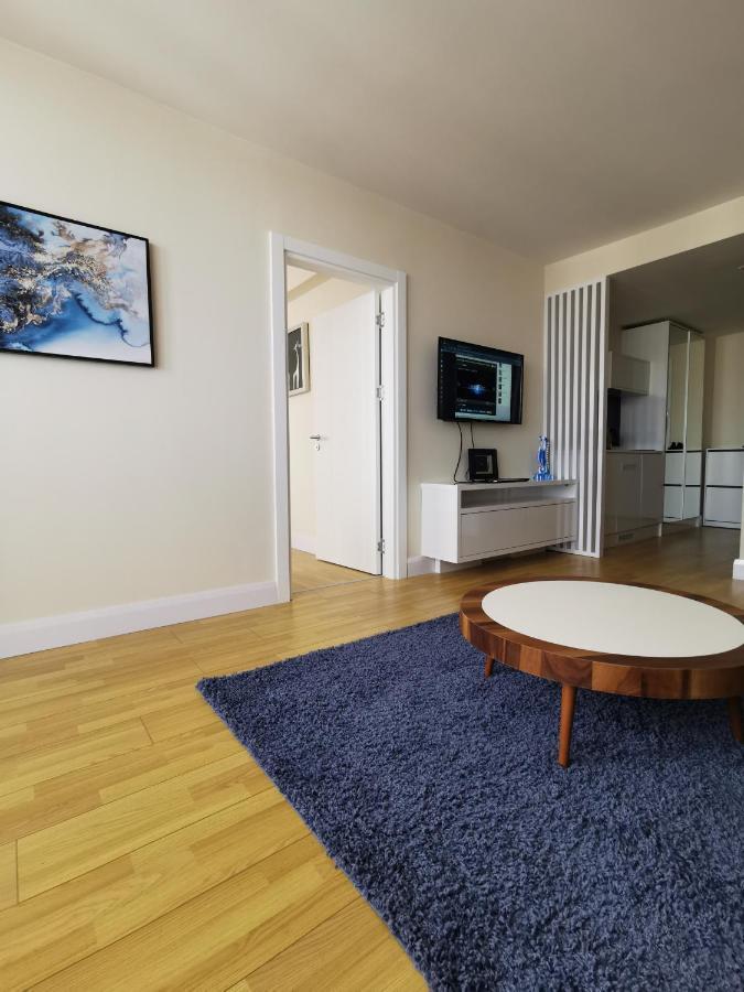 Batumi Orbi City Sea View Apartment ภายนอก รูปภาพ